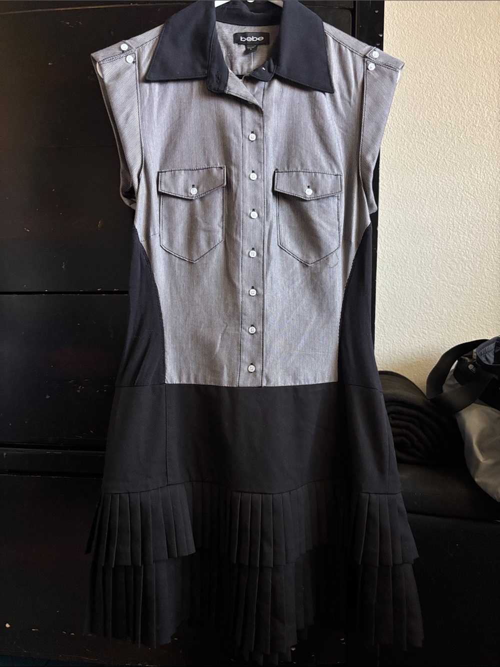 Y2K bebe Black & Gray Sleeveless Pleated Hem Shirt Dress